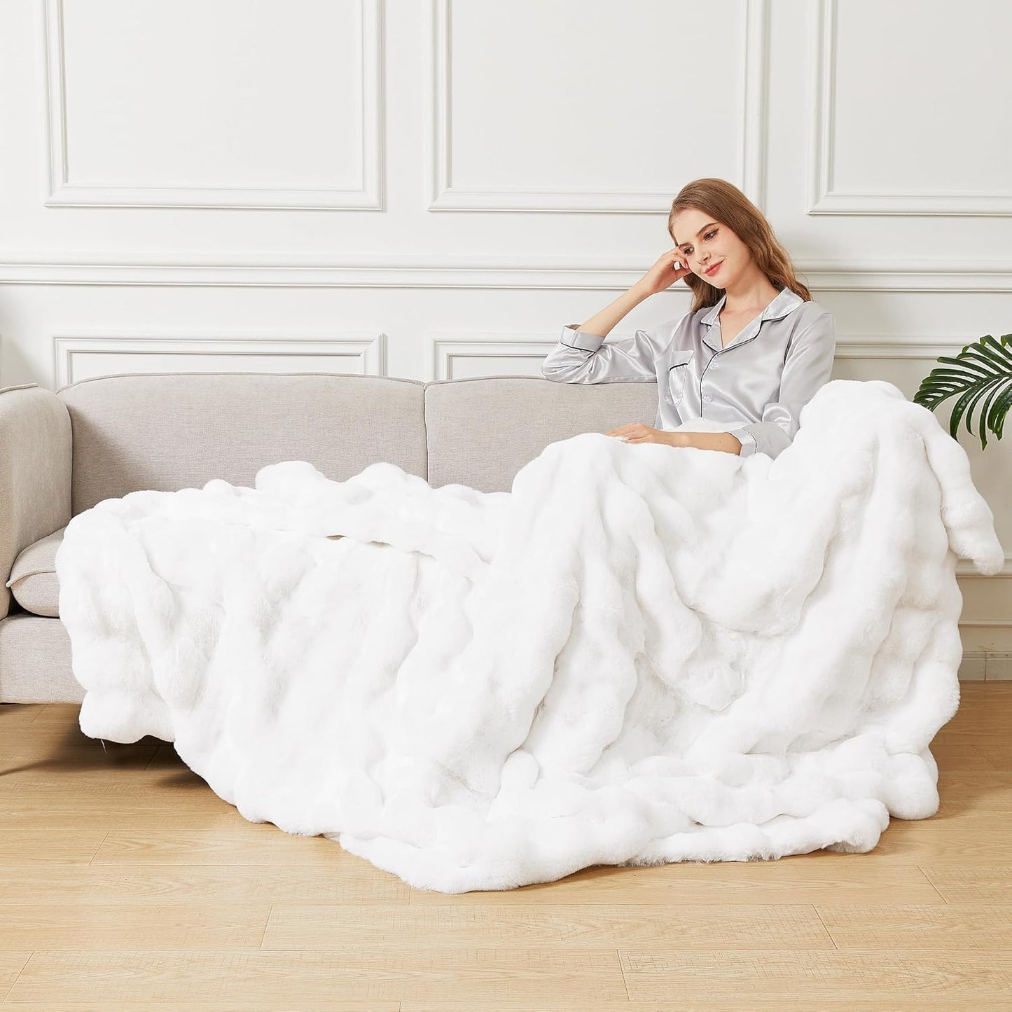 White Faux Rabbit Fuzzy Fur Queen Throw Fluffy Blanket 90x90 Soft Furry Blanket Queen Size for Bed Couch Cozy Bedroom Decor 1000 GSM