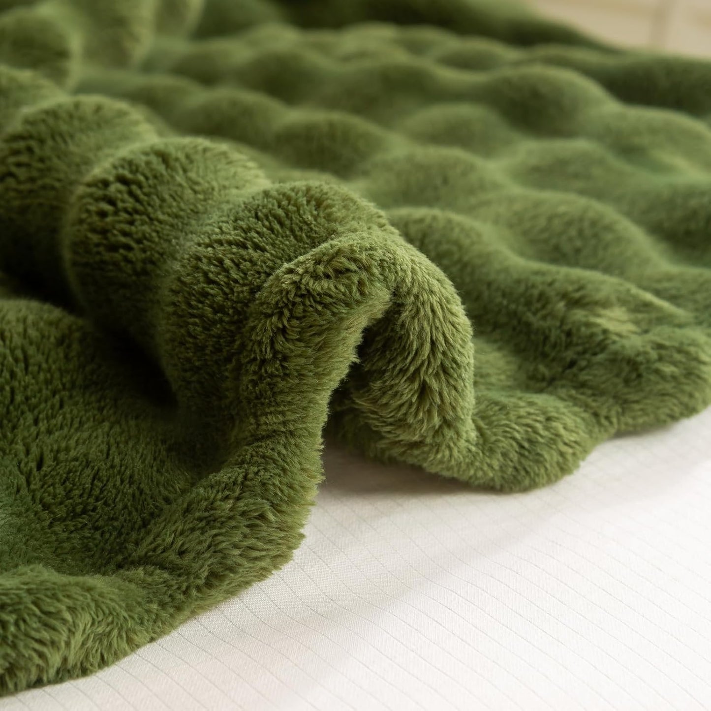 YUSOKI Luxury 3D Bubble Throw Blanket 5lb,All Ages,Home Decoration, (Olive Green,90 * 90inches)