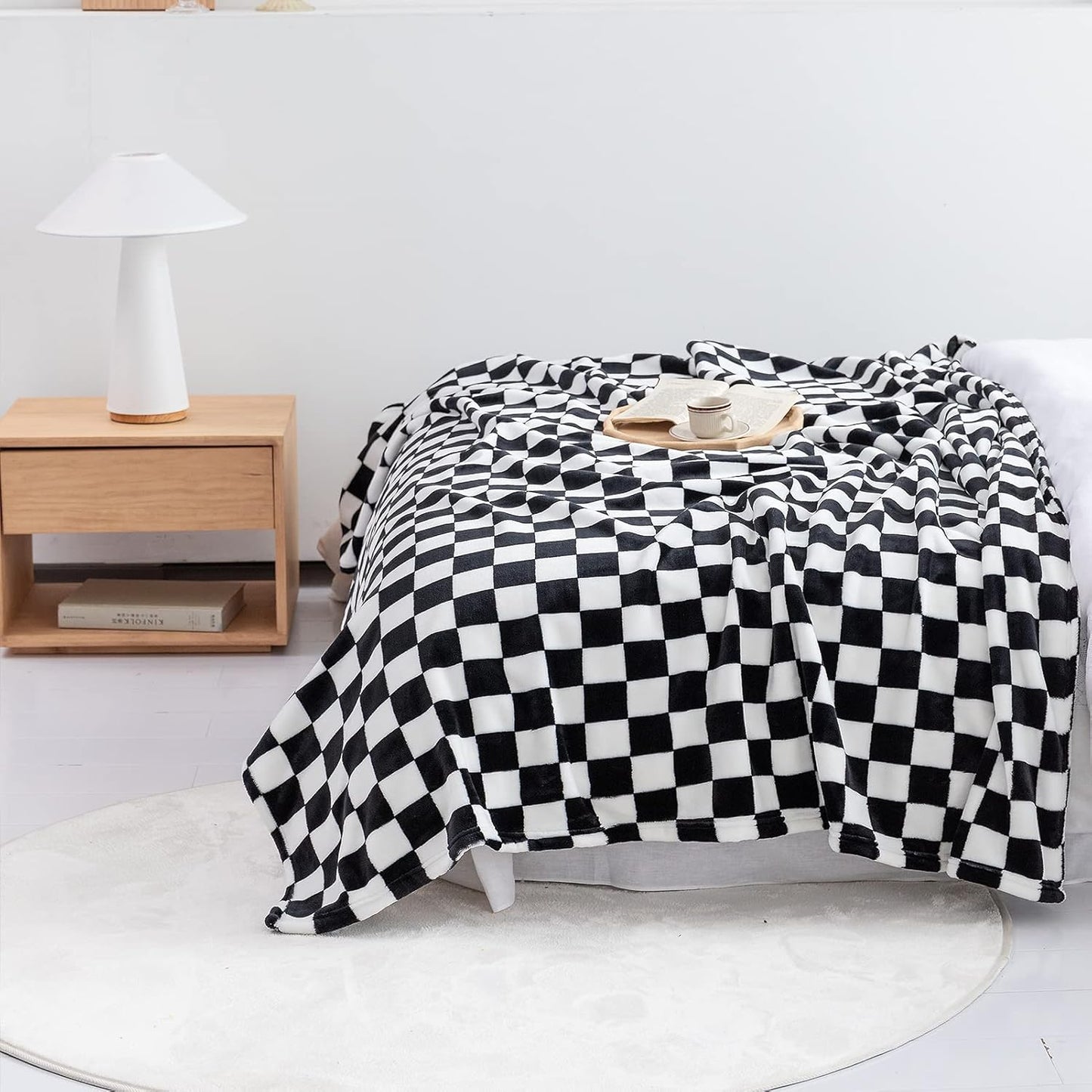 LOMAO Throw Blankets Flannel Blanket with Checkerboard Grid Pattern Soft Throw Blanket for Couch, Bed, Sofa Luxurious Warm and Cozy for All Seasons (Black, 90"x110")