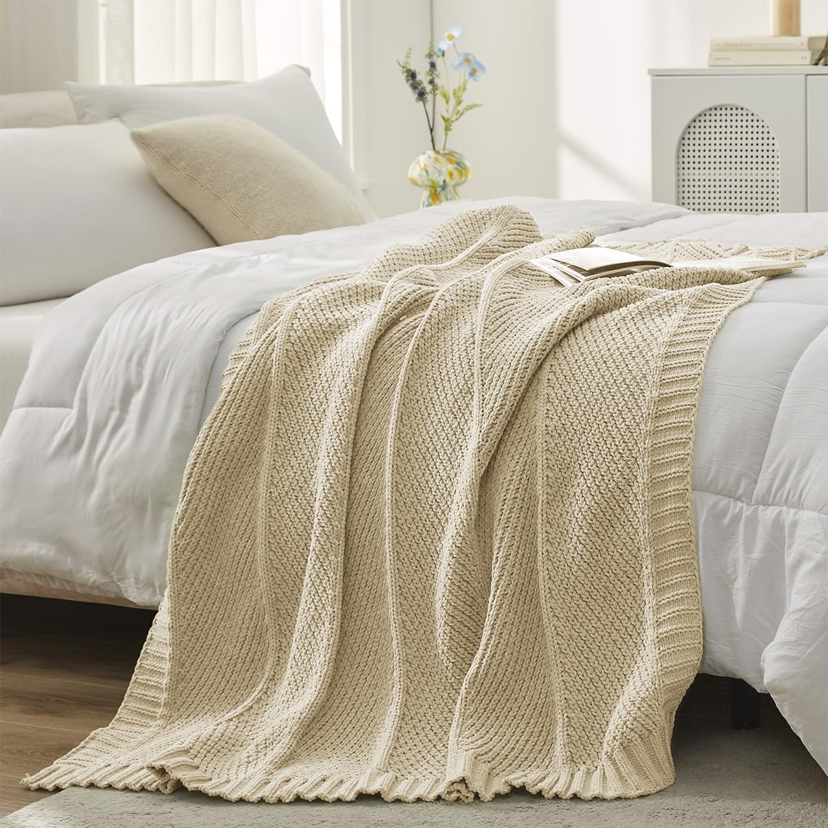 Amélie Home Chenille Knit Throw Blanket for Couch, Chevron Texture Decorative Soft Blanket for Sofa, Bed & Chair, 60"x80", Beige