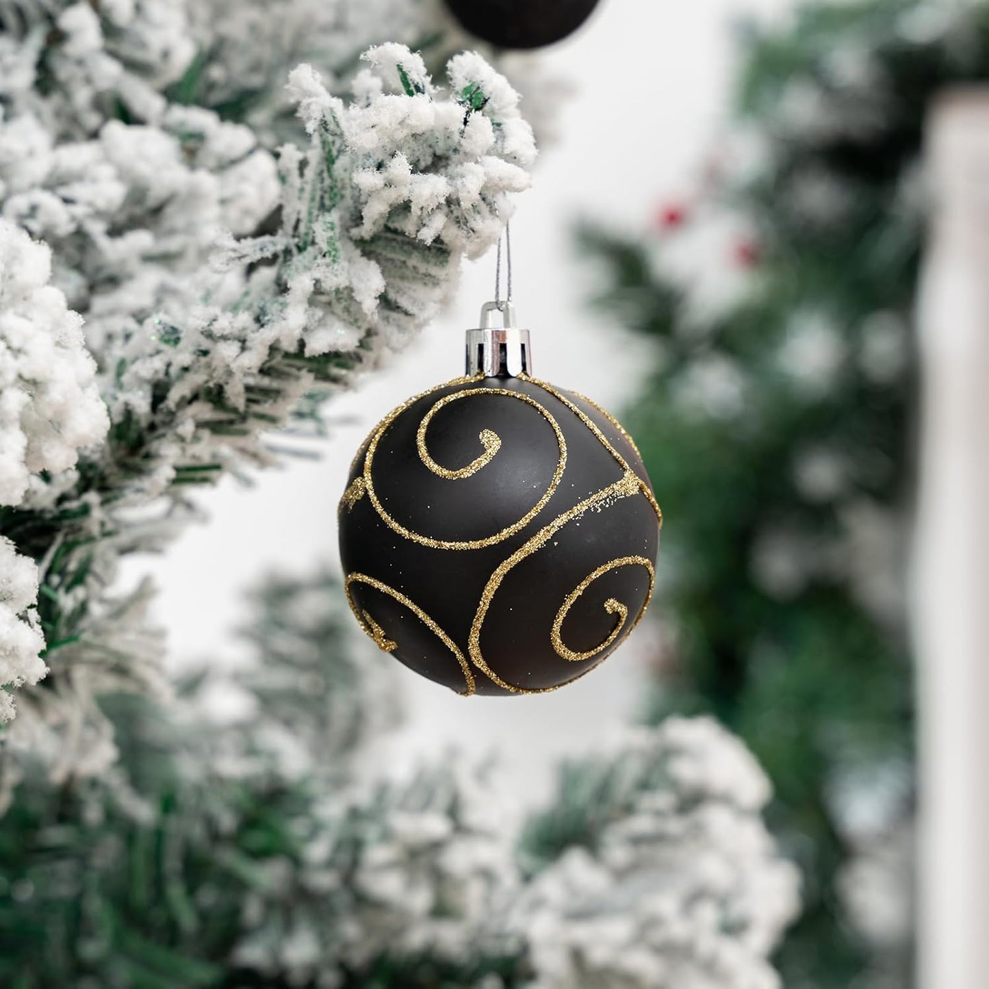 100Pcs Christmas Balls Ornaments Set, Shatterproof Christmas Decorations with Hand-held Gift Package for Xmas Tree/Holiday/Wedding/Holiday/Party Decor (Black & Gold)