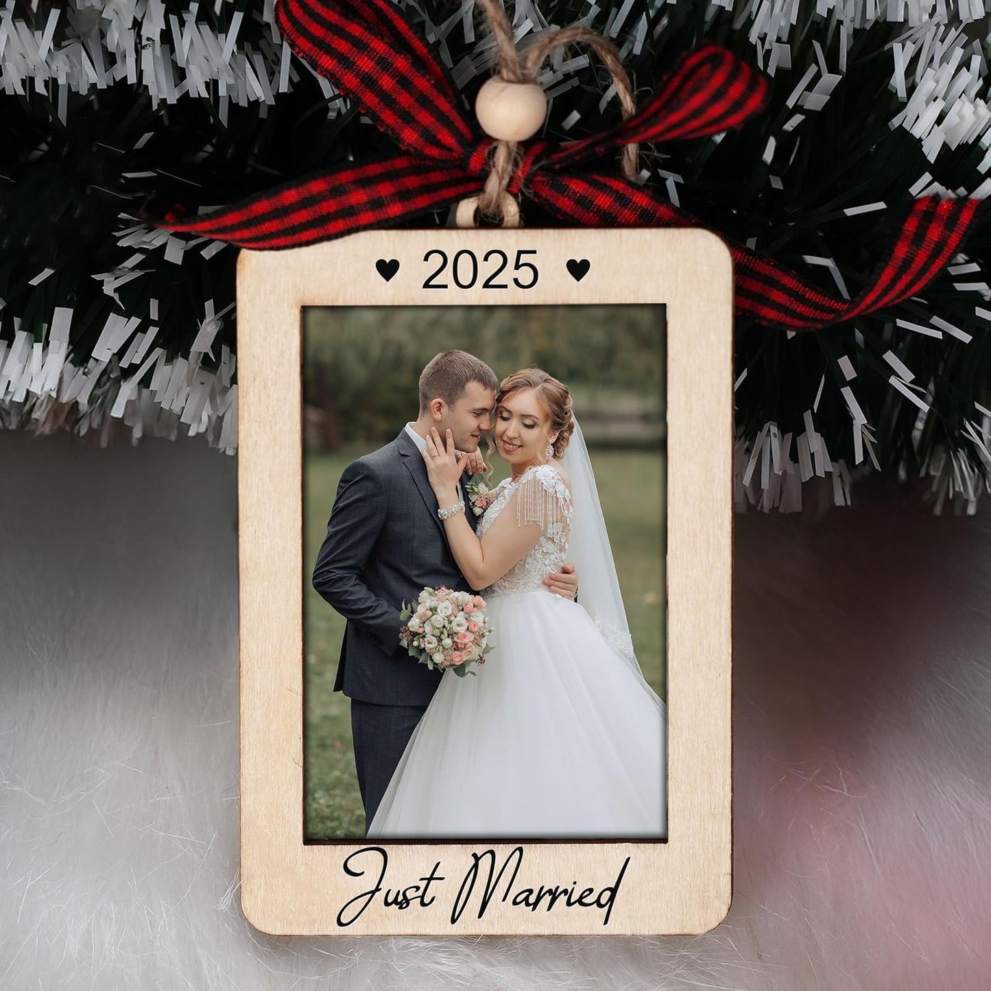 Just Married Picture Frame Ornament 2025 - Wedding Gifts for Newlyweds - Just Married Ornaments 2025 - First Christmas Married Ornament 2025 - Newlyweds Gifts For Couples - Mr And Mrs Wedding Gift