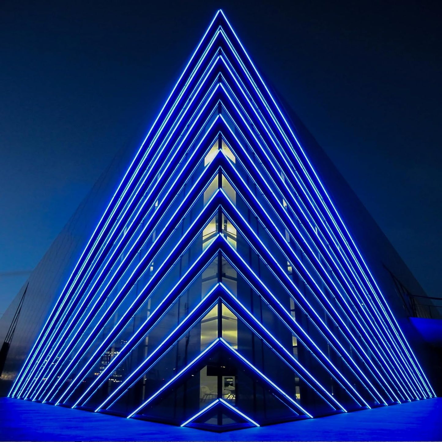 GZBtech Flexible LED Neon Rope Lights 33FT,AC 110-120V Waterproof Strip Light, 120 LEDs/M Cuttable Connectable Neon Lighting for Indoor Outdoor Home Decor/Commercial Building Use-Blue 10M