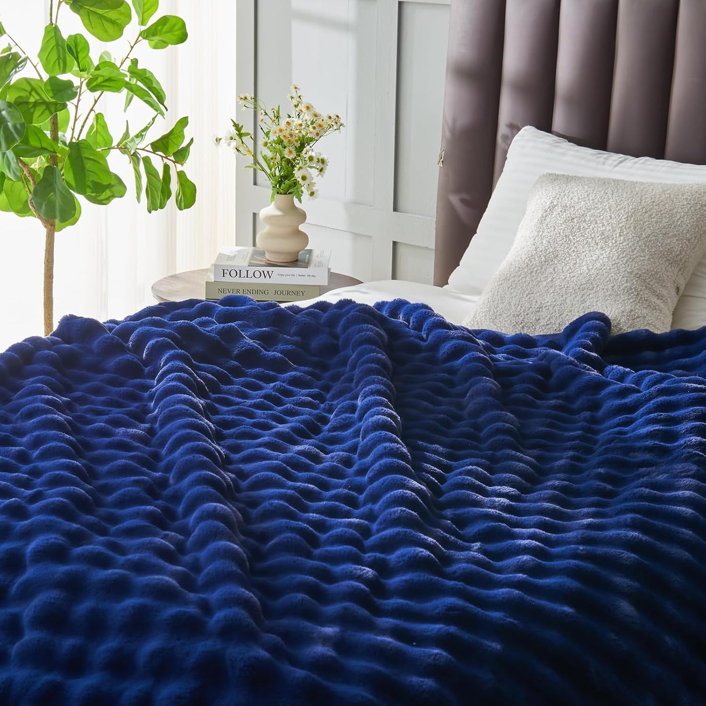 NEWCOSPLAY Faux Fur Throw Blanket Dark Navy Bubble Blanket Thick Warm Soft for Couch Sofa Bed 550GSM (Dark Navy, Throw(50"x60"))