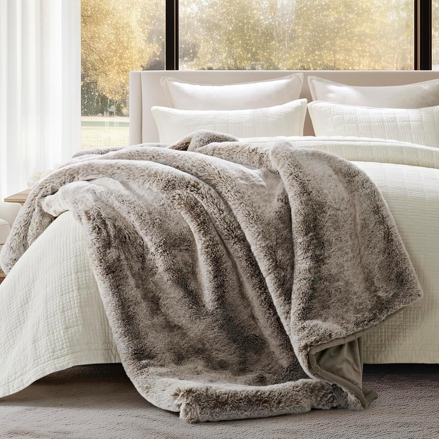 Luxury Soft Faux Chinchilla Fur Throw Blanket for Couch, Warm Thick Heavy Winter Throw Blanket 1220GSM for Bed, Fluffy Cozy Mink Blanket with Reversible Velvet, Champagne Fawn, 60"x80"