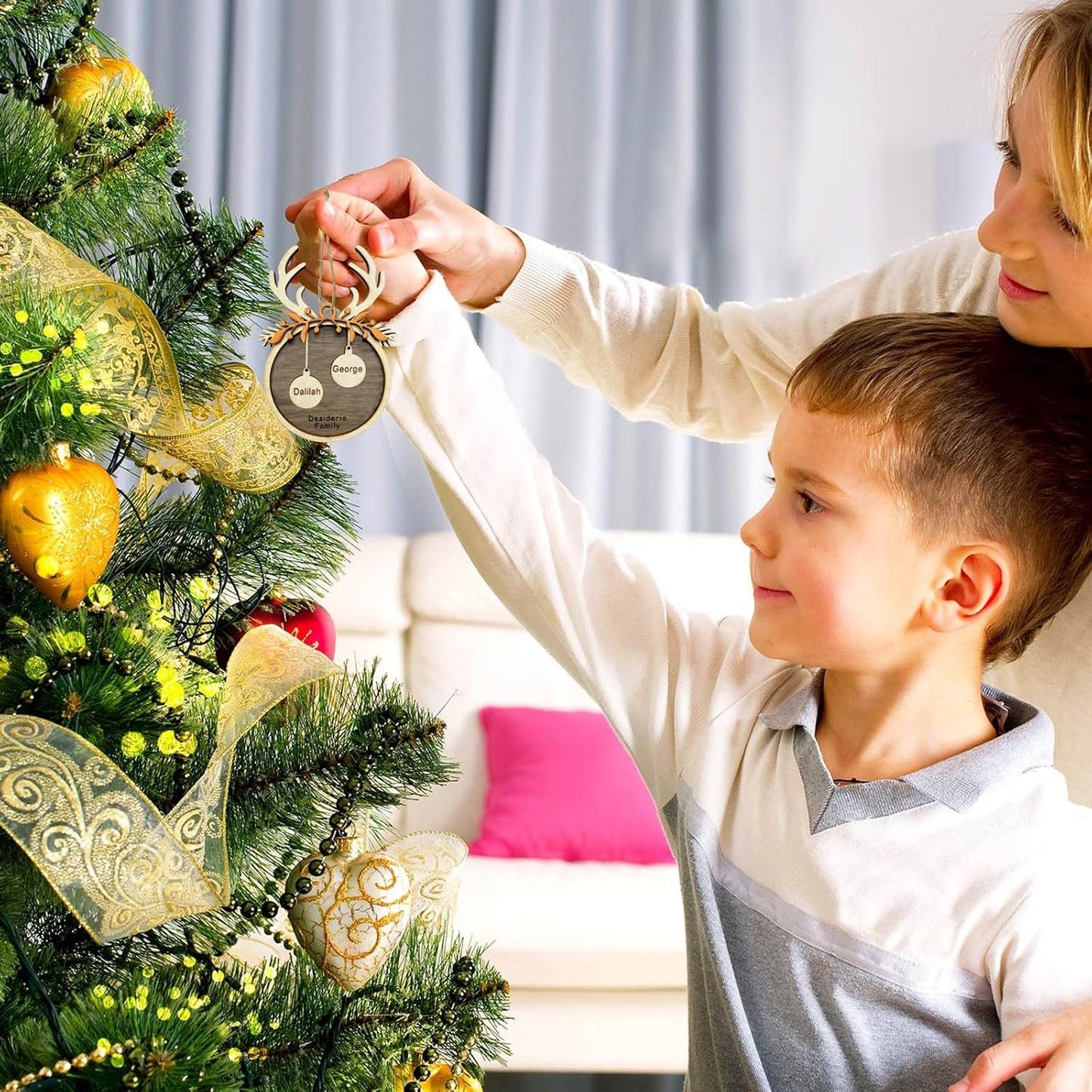 2025 Personalized Christmas Ornaments Family of 2/3/4/5/6/7/8,Custom Reindeer Christmas Wooden Ornaments Deorations with Names,Customized Xmas Ornament Tree Deorations,Personalized