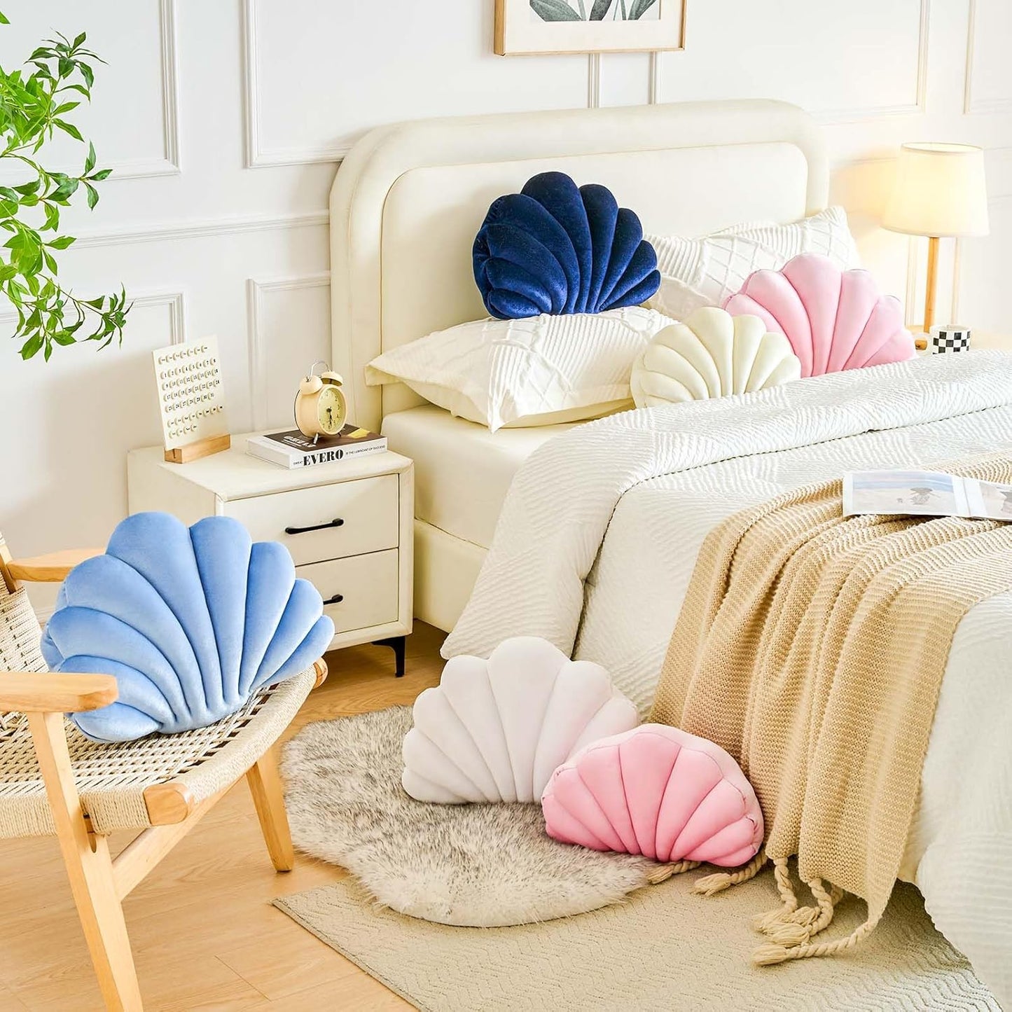 Dusty Blue Seashell Throw Pillows, Shell Shaped Throw Pillows, 18 Inch Soft Velvet Home Decorative Pillow Plush Cushion for Bed Couch Living Sofa Room Decor Accent Throw Pillow