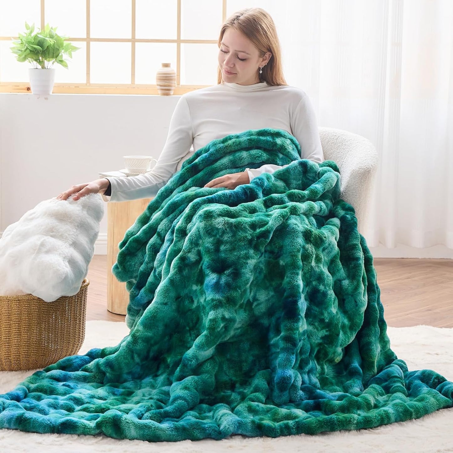 NEWCOSPLAY Faux Fur Twin Blanket Tie-dye Dark Teal Luxury Fluffy Thick Warm Bubble Blanket for Couch Sofa Bed 700GSM (Tie-dye Dark Teal, Twin(60"x80"))