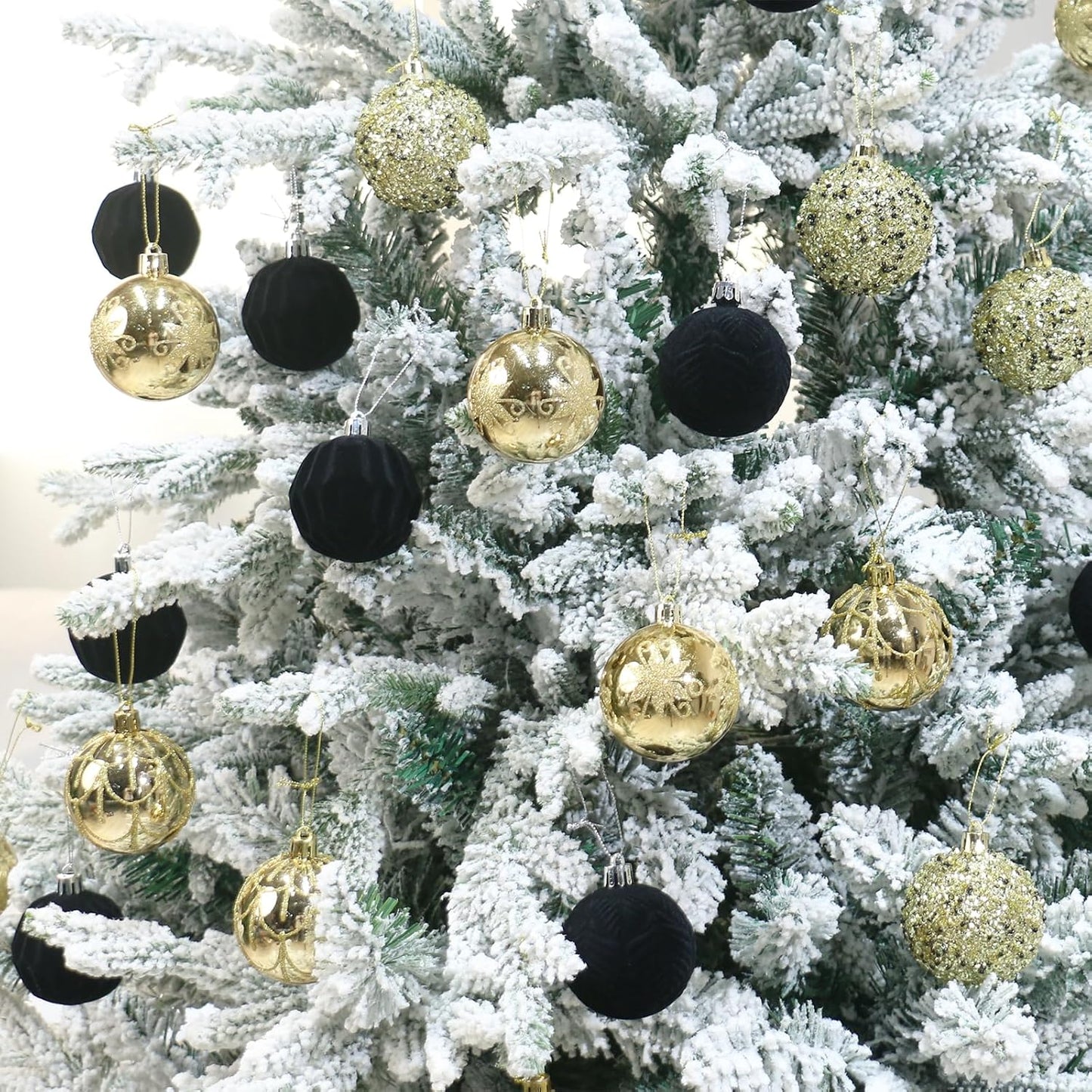 2.36In Velvet Christmas Ball Ornaments, 25PCS Black/Gold Flocked Christmas Tree Hanging Decorations, for Home Holiday Wedding Indoor Xmas Party Decor.