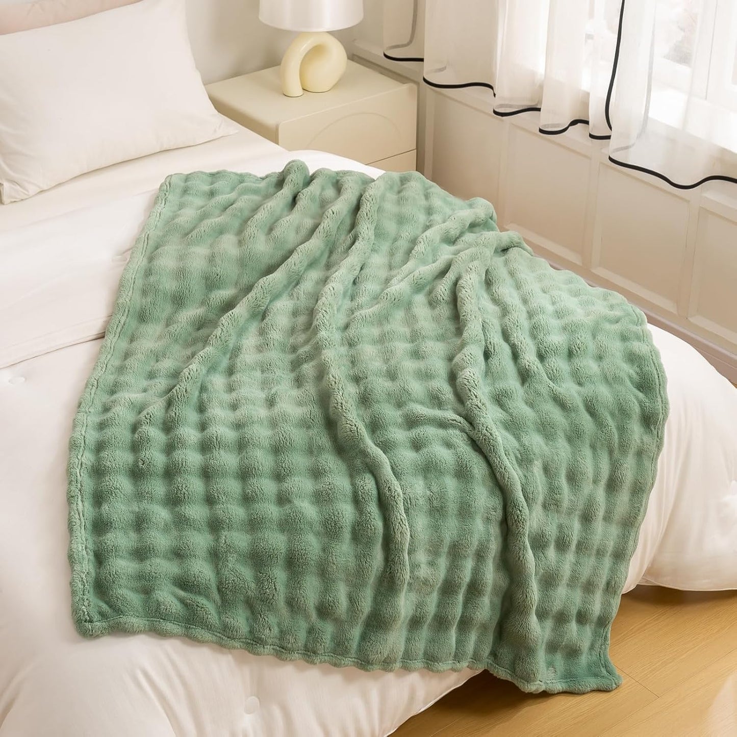 YUSOKI Luxury 3D Bubble Throw Blanket 5lb,All Ages,Home Decoration, (Sage Green,90 * 90inches)