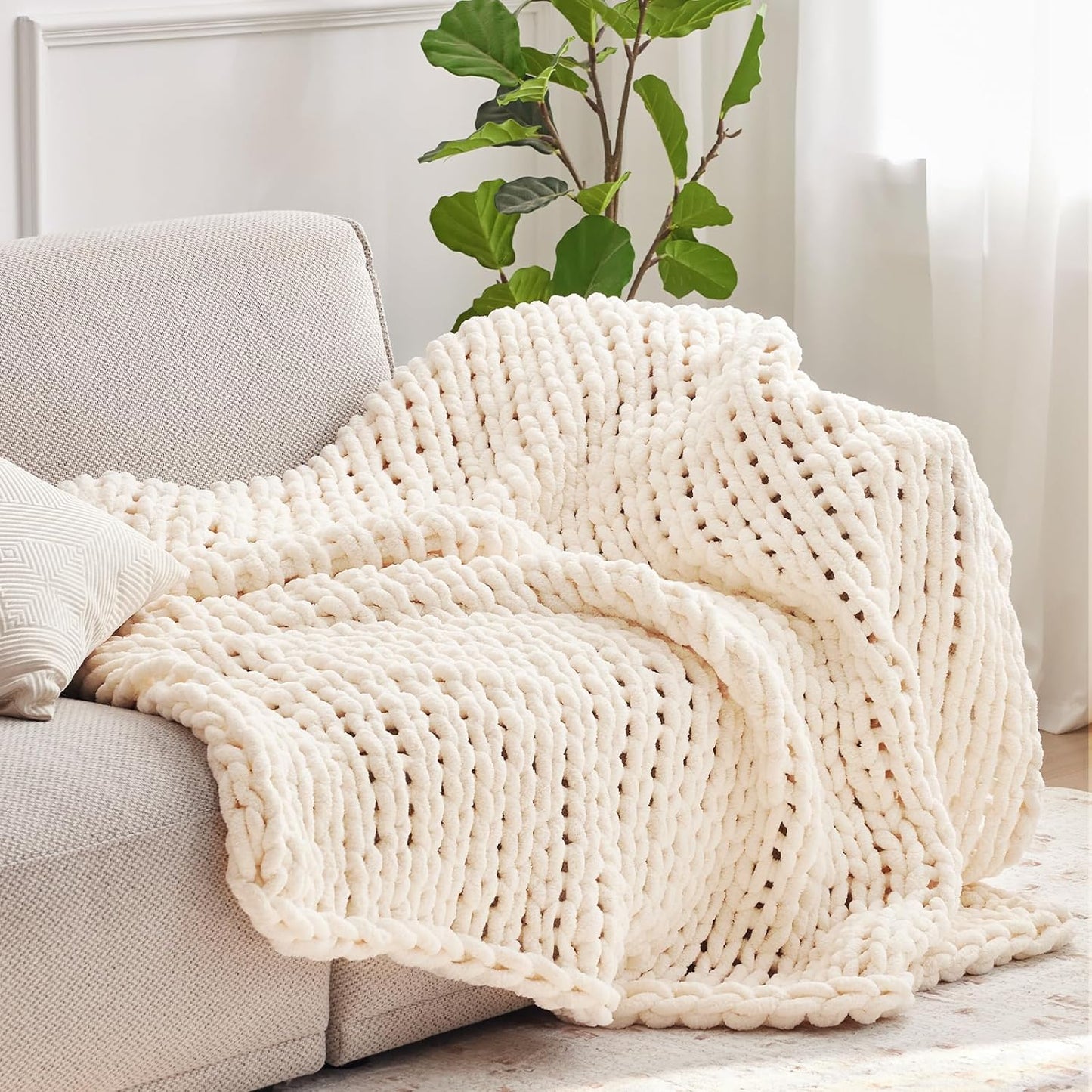 Chunky Knit Throw Blanket, 50''*60'' Knitted Throw Chenille Yarn for Bed Couch, Handmade Cream Crochet Big Thick Blanket, Machine Washable Cute Comfy Blanket for Home Decor