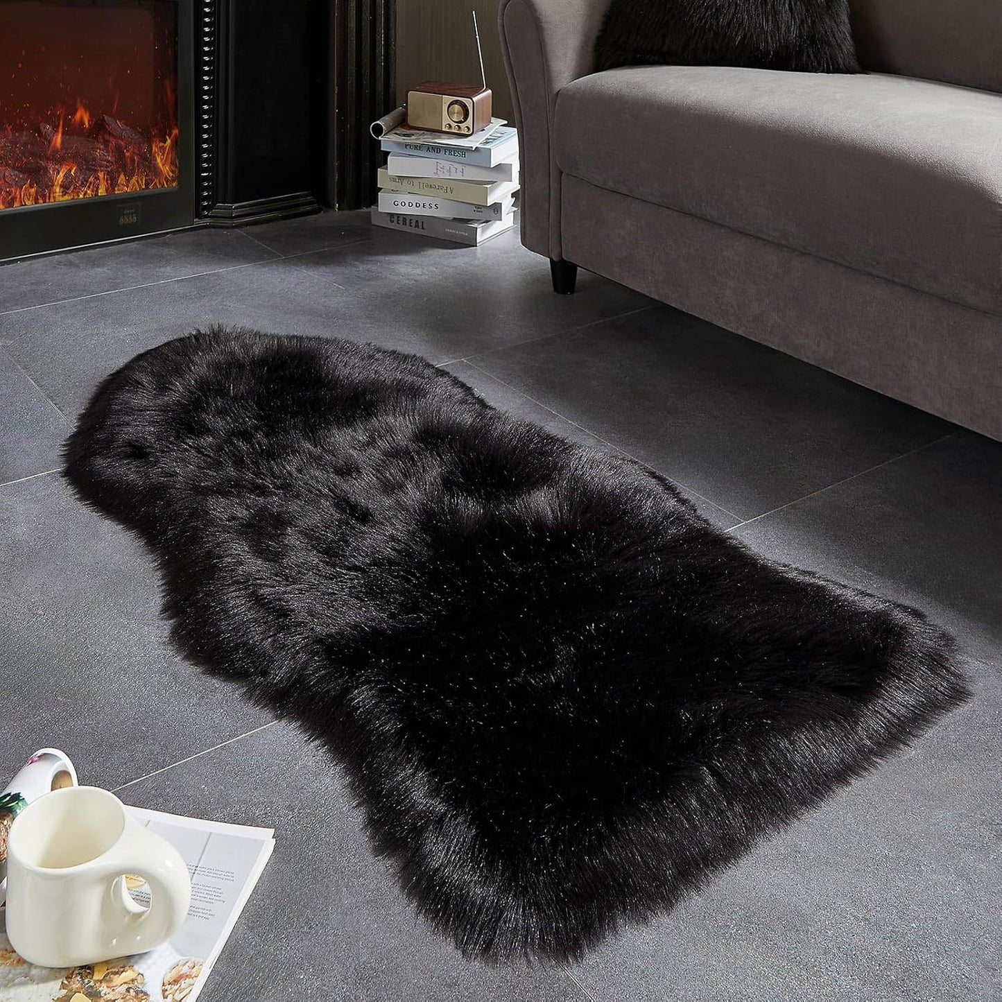 AMTOVO Faux Fur Rug, Black Area Rug, Fluffy Sheepskin Rug, Fuzzy Ultra Soft 2 x 4 ft Shag Rugs for Bedroom Sofa Throw Cushion Room Decor, Sheepskin