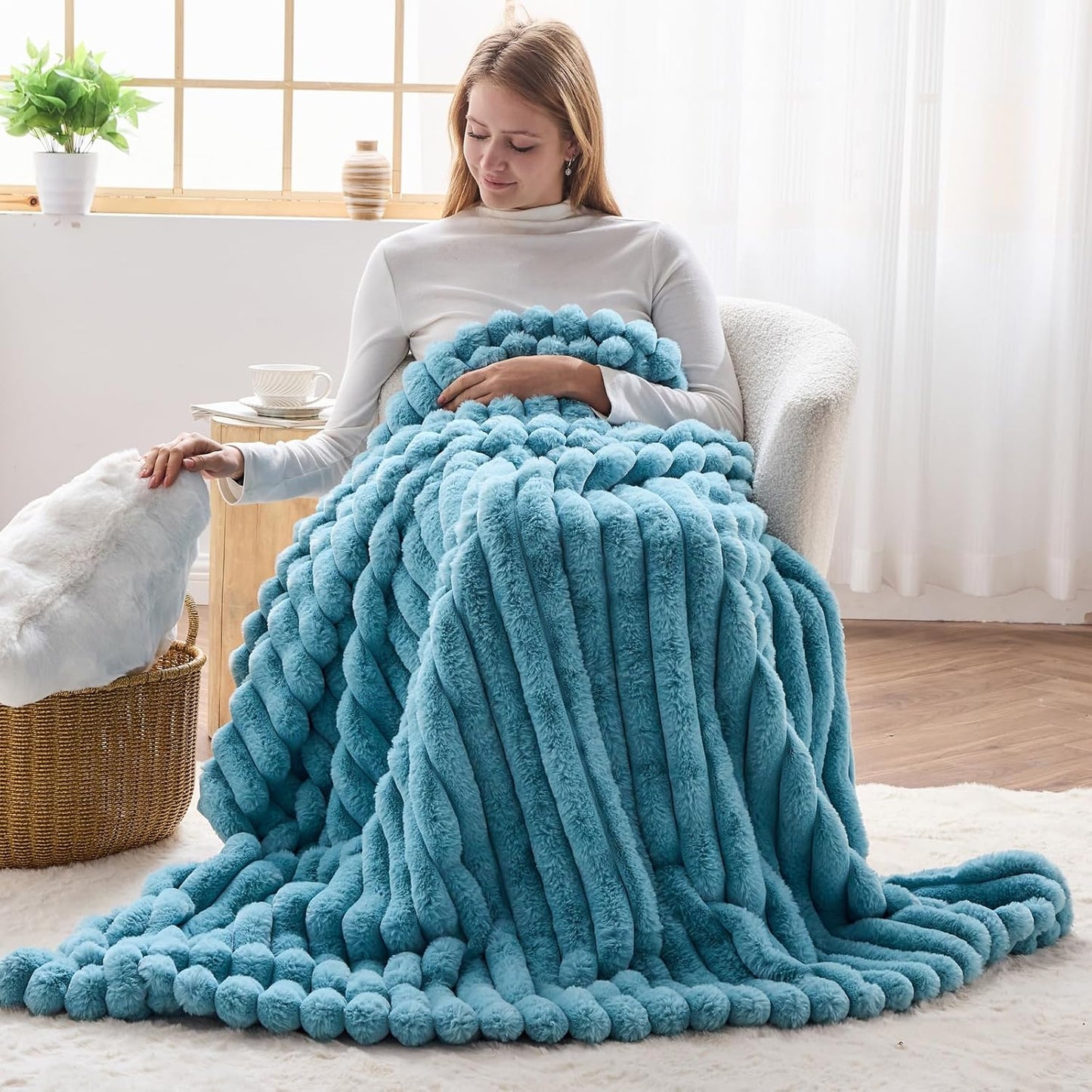 NEWCOSPLAY Faux Fur Twin Blanket Blue 3D Ribbed Plush Thick Warm Blanket for Couch Sofa Bed 850GSM (Blue Ribbed, Twin(60"x80"))