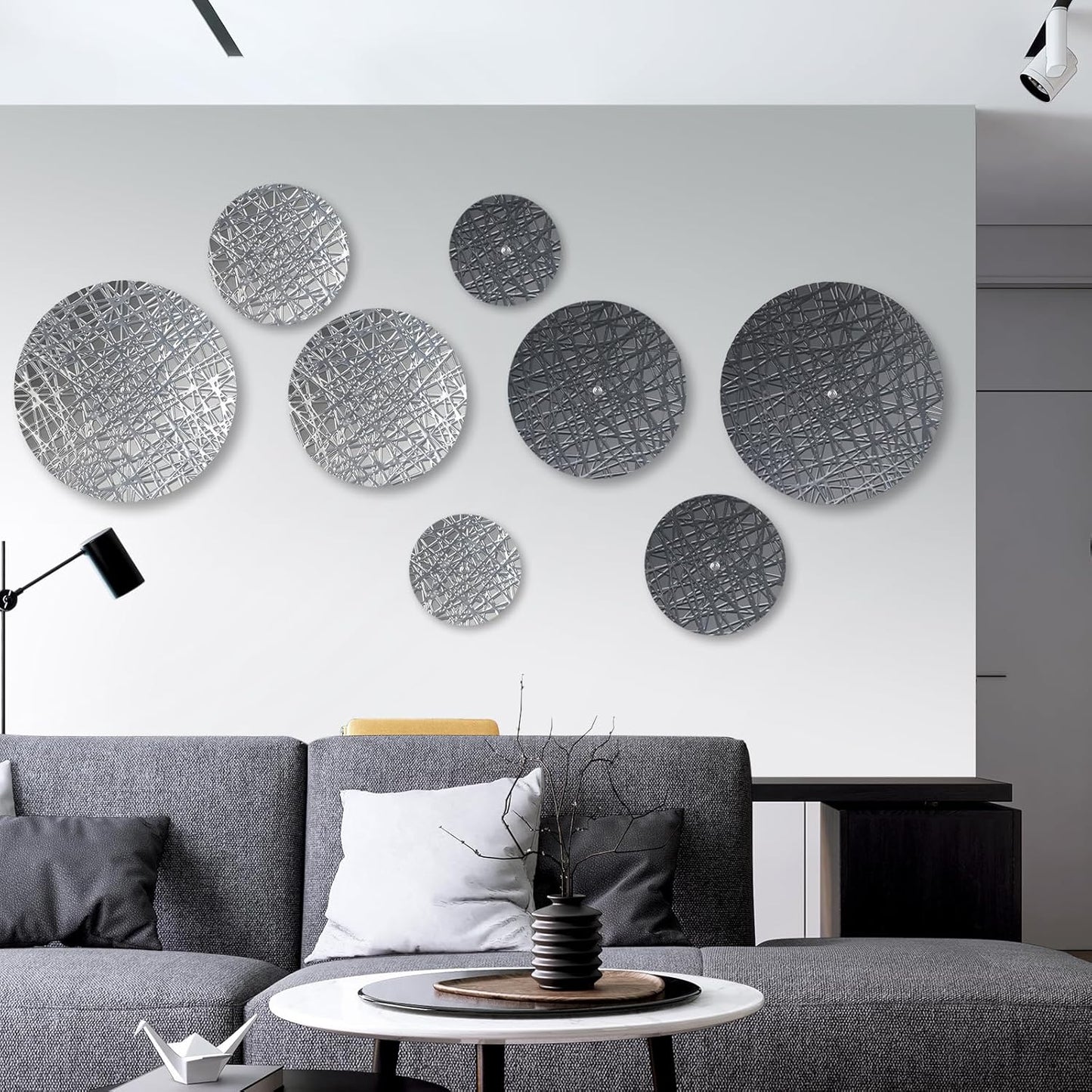 DETENE Metal Plate Art ，Metal round Wall Decor - 8 Pcs with 4 Sizes, Silver & Blue, Modern Wall Hanging Sculptures for Living Room, Office, Apartment, Bathroom, Staircase, Hallway Decorations