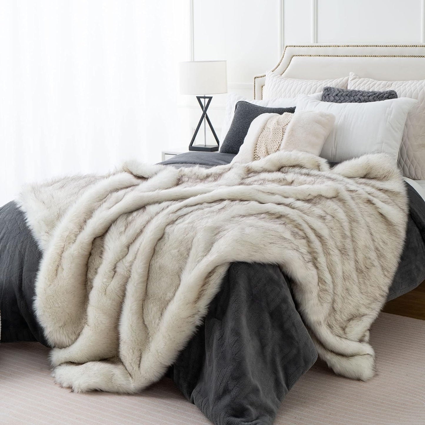BATTILO HOME Luxury Ivory White Faux Fur Throw Blanket for Bed, Extra Large Super Soft Fluffy Cozy Fall Thick Warm Fox Fur Throw Blankets for Couch, Bed Reversible to Plush Velvet (60"x80")