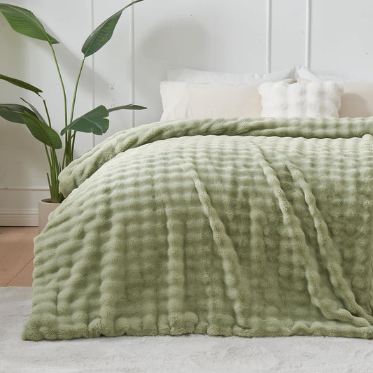 NEWCOSPLAY Faux Fur Twin Blanket Sage Green Bubble Blanket Thick Warm Soft for Couch Sofa Bed 550GSM (Sage Green, Twin(60"x80"))
