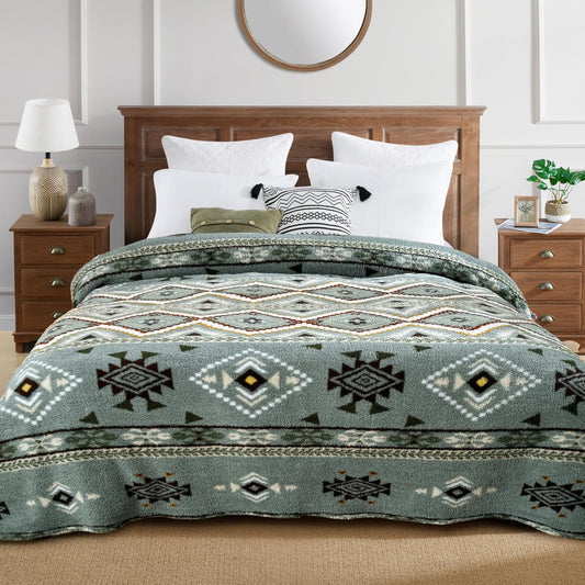 CASAAGUSTO Boho Sherpa Throw Blanket, Aztec King Size Blanket, Ultra Soft, Warm, Cozy, Plush, Thick Fleece Bohemian Throw Blanket for Couch, Bed, Sofa (Olive Green 108 * 90 Inch)