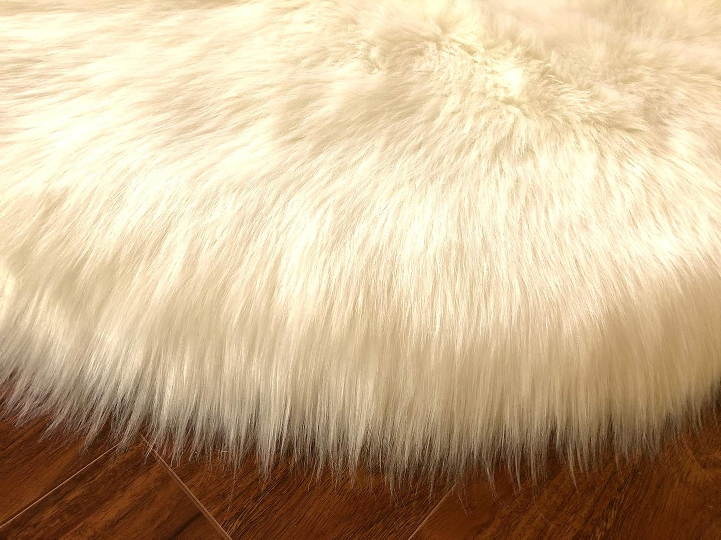 LAMBZY Faux Sheepskin Hypoallergenic Free Shape Silky Shag Rug, Luxury Shaggy Plush Carpet for Bedrooms Rugs Living Room Kids Rooms Sofa Floor (Decto 10 Pelts 6'x10', Cream)