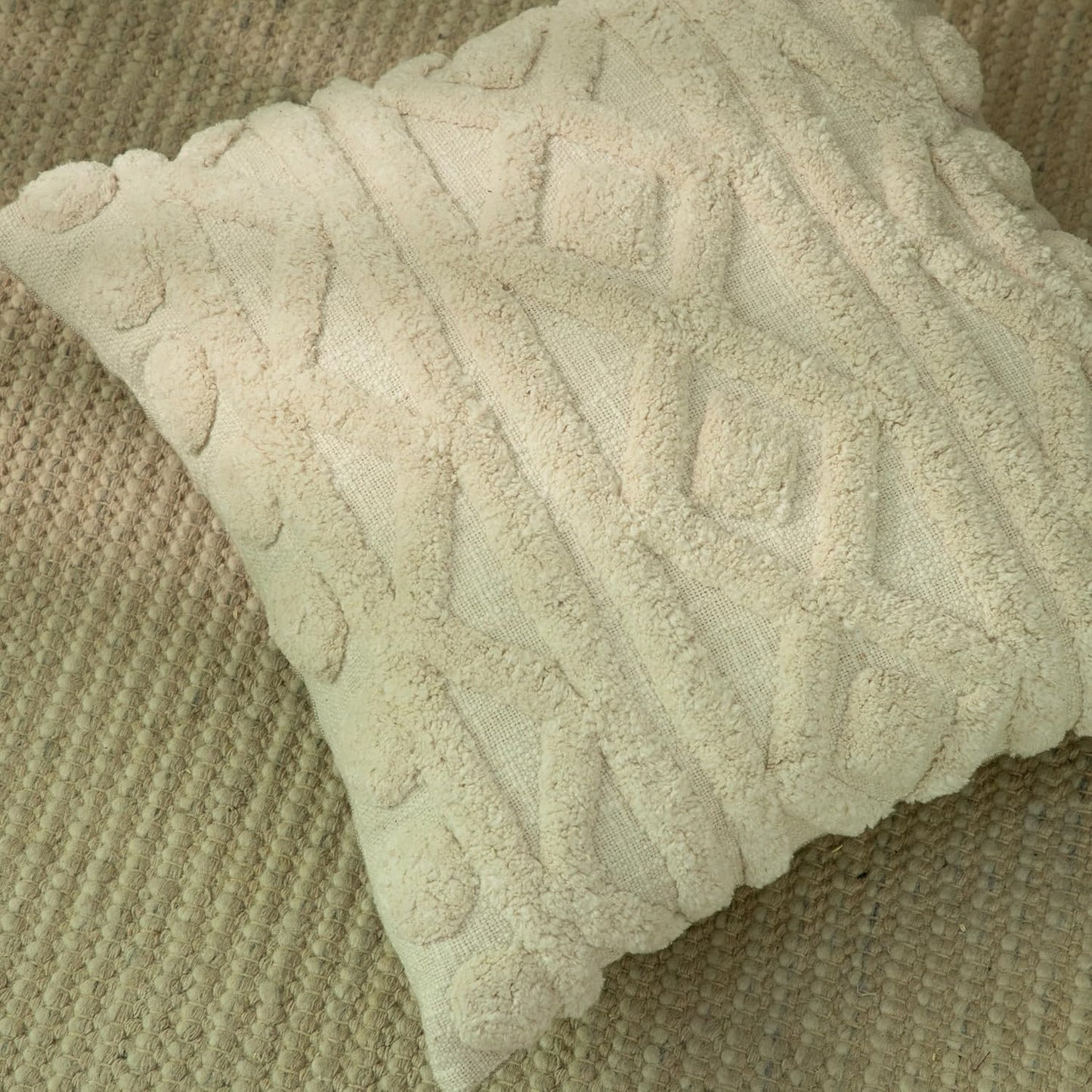 Tufted Boho Pillow Covers 18X18 Inch Throw Pillow Covers Decorative Cushion Cover Exquisitely Crafted with Hand-Finished Tuft Farmhouse Pillow Case for Couch Sofa Bed Living Room Bedroom