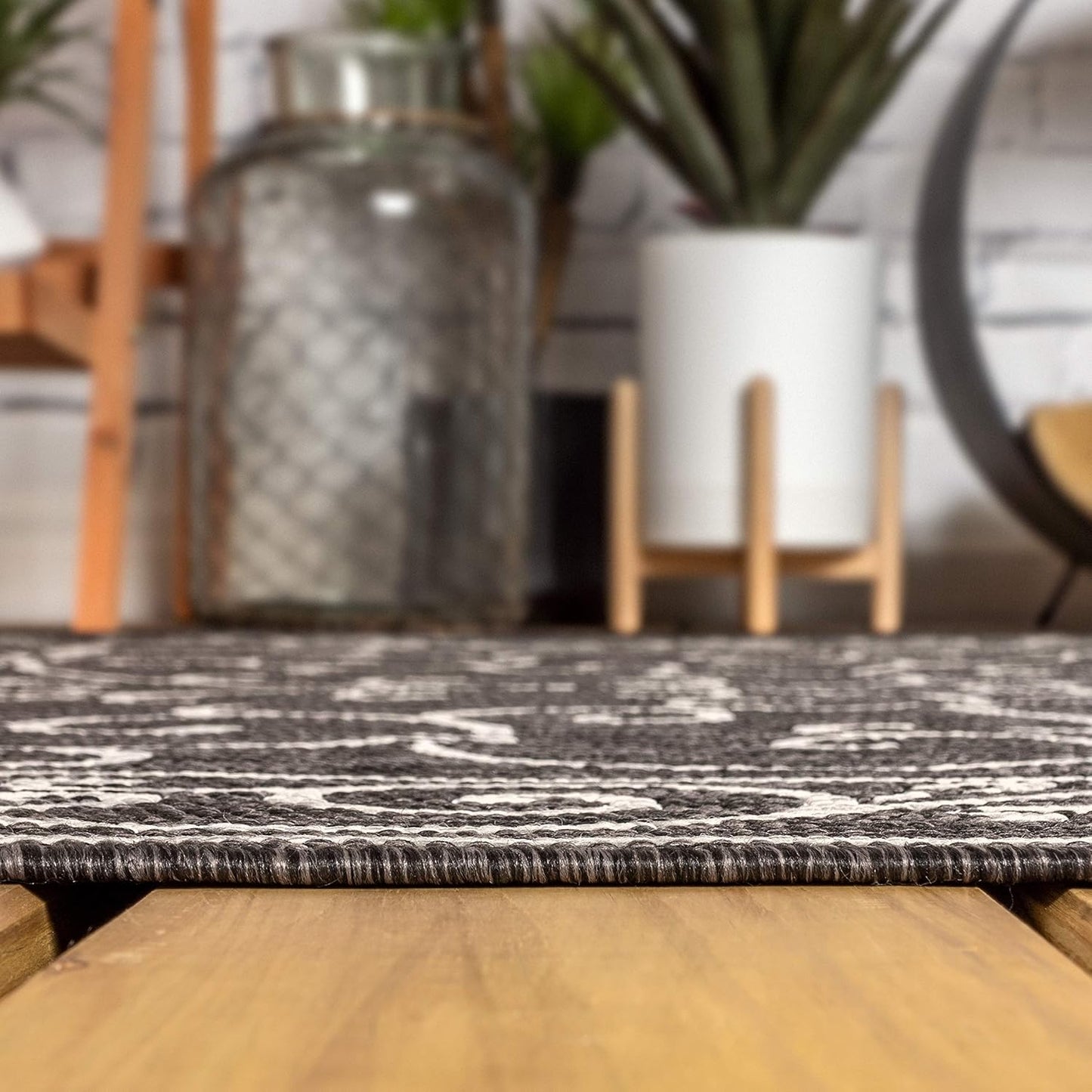 JONATHAN Y Vintage Filigree Indoor Outdoor Octagon Area Rug 8 Ft Black/Gray, Charleston Textured Weave for Backyard, Patio, Porch, Easy-Cleaning, High Traffic, Pet-Friendly Non-Shedding SMB106G-8TGN