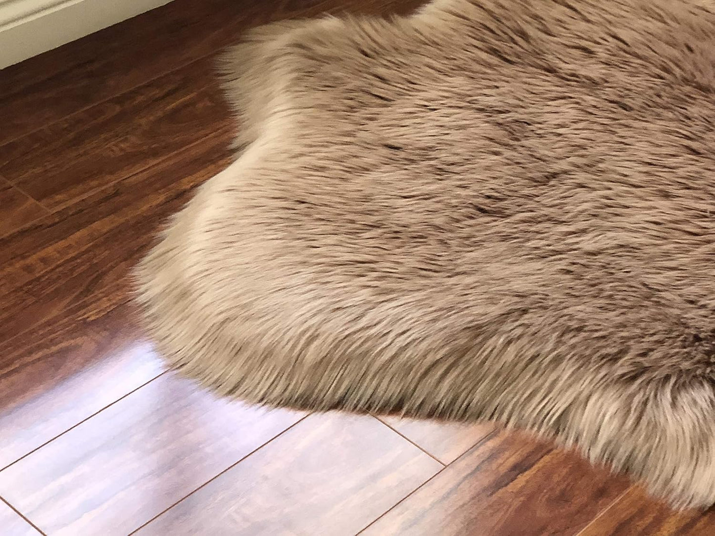 LAMBZY Faux Sheepskin Hypoallergenic Free Shape Silky Shag Rug, Luxury Shaggy Silky Plush Carpet for Bedrooms Rugs Living Room Kids Rooms Sofa Floor Rugs (Octo 8 Pelts 6'x8',180x240cm,Camel)