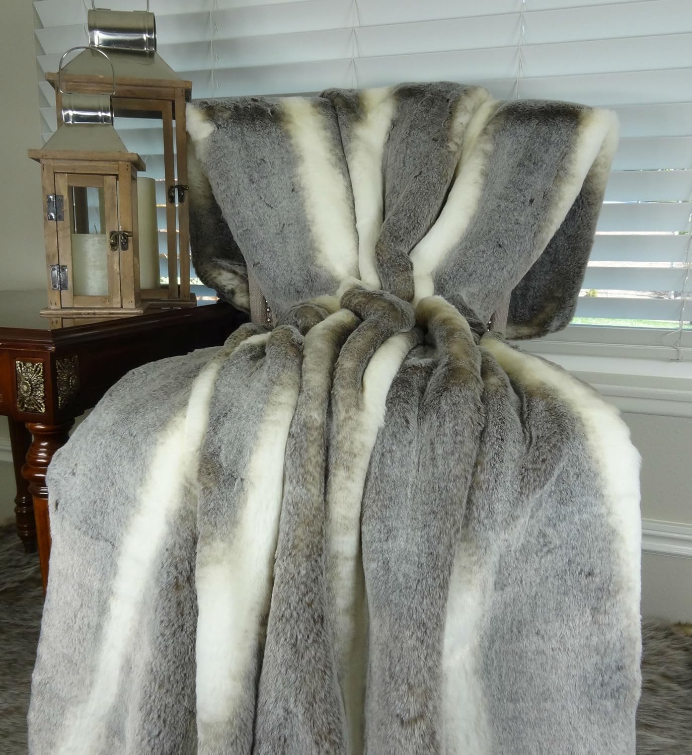 Tissavel Chinchilla Faux Fur Throw Blanket & Bedspread - Chinchilla Faux Fur - Gray Ivory Chinchilla Fur Throw - Luxury Soft Fur, Handmade in US, 16444