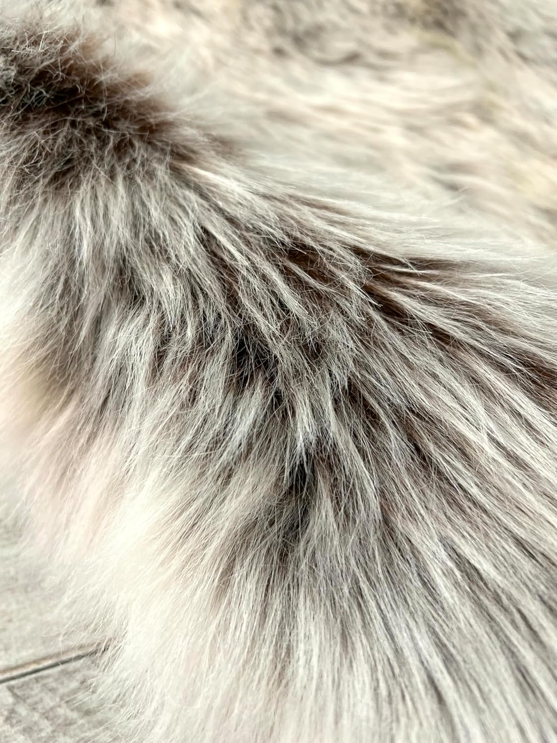 LAMBZY Faux Sheepskin Super Soft Hypoallergenic Free Shape Silky Shag Rug, Luxury Shaggy Silky Plush Carpet for Bedrooms Living Kids Room Sofa Rugs (Brown with Beige Tips, Octo 8 Pelts 6'x8')